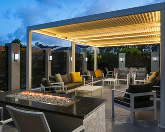 DoubleTree by Hilton Brunswick - ברנסוויק - פטיו