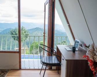 Himadvaya - The Himalayan Prism - Almora - Balcony