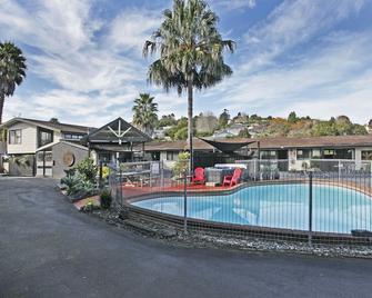 Walton Park Motor Lodge - Warkworth - Piscina