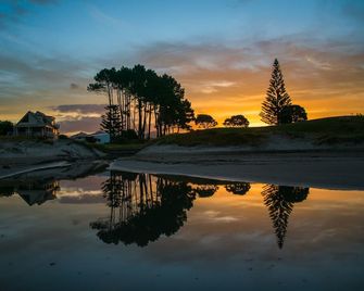 Surf N Stay Whangamata - Whangamata - Outdoor view