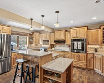 Where City meets Country - Elk River - Kitchen