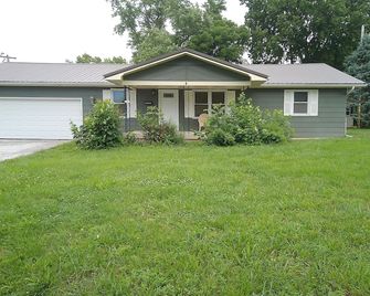  Pleasant 3-bedroom house in delightful Bolivar with AC - Bolivar - Building