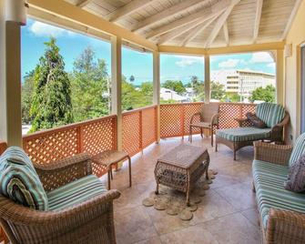 Modern Apt by Beach in The Gap - Terraces 402 - Dover - Ban công