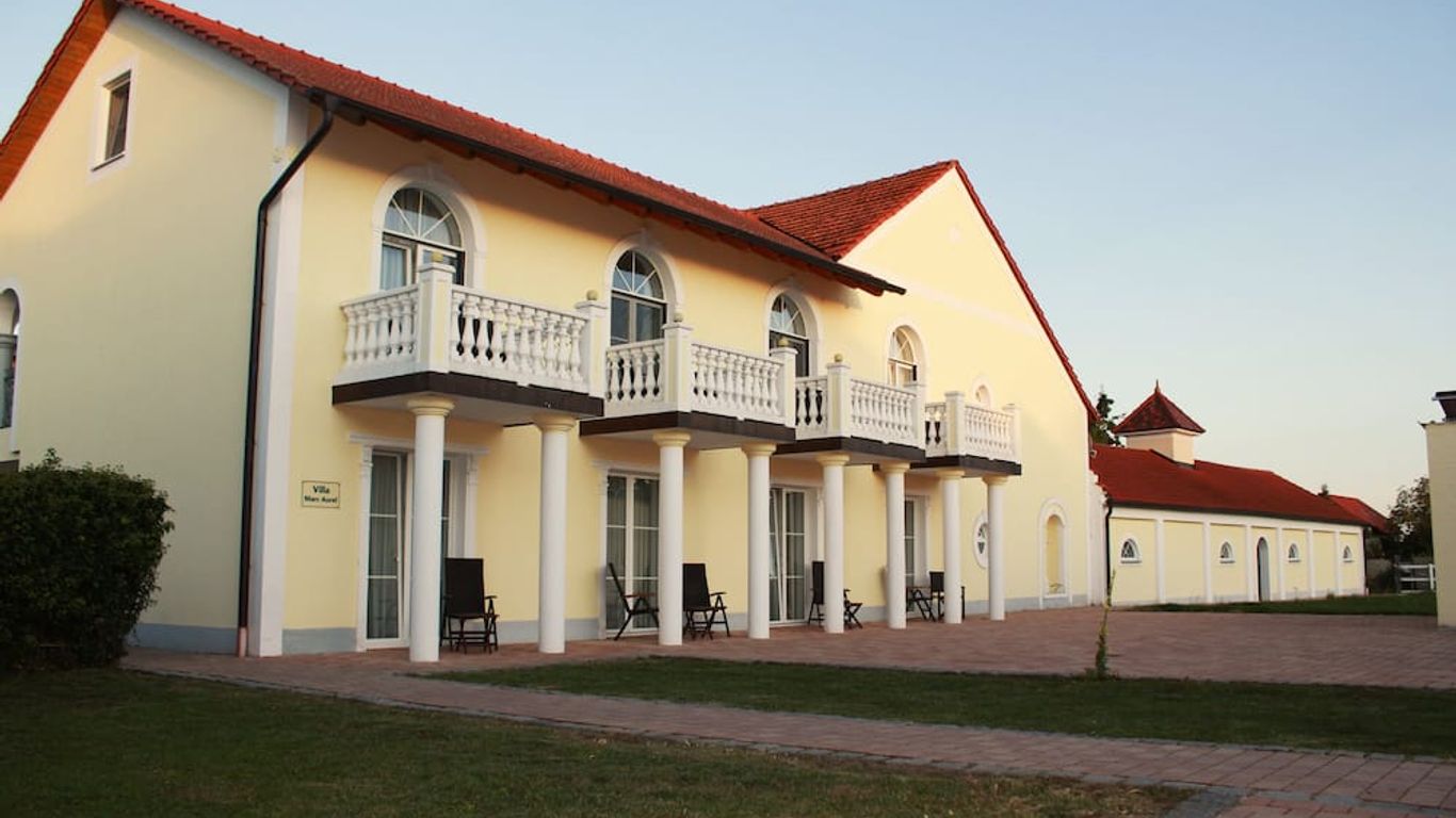 Am Donaubogen Pension