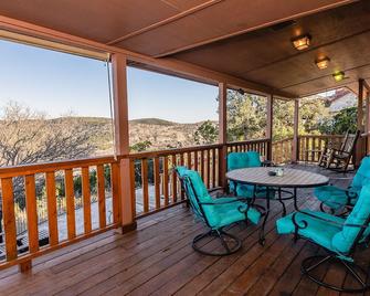 Eagles' Roost Vacation Home @ Buchanan Vacation Homes - Pet Friendly!!!! - Concan - Balcón