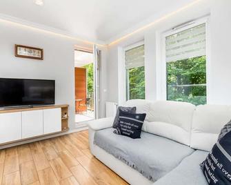 Apartament Mariner by Noclegi Renters - Kolobrzeg - Sala de estar