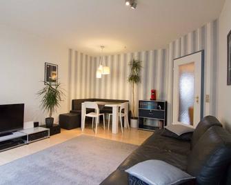 QuartierMitte 2 rooms, kitchen, bathroom, balcony - Saarbrücken City - Saarbruecken - Living room