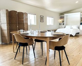 The Carriage House - Thunder Bay - Dining room