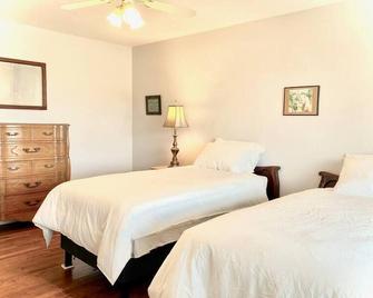 Charming 4B 2B Home In Exclusive Neighborhood of Eureka - Eureka - Bedroom