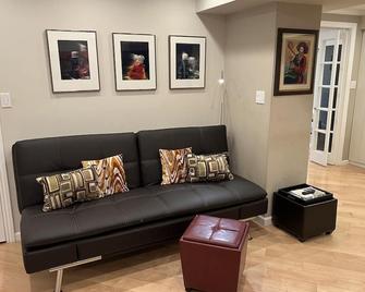 Stunning SanFran Casa close to Center and steps from Ocean - סן פרנסיסקו - סלון