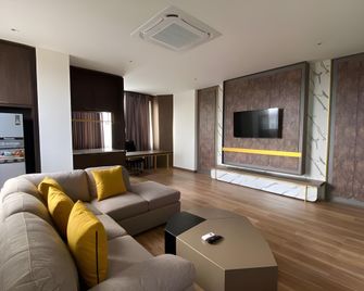 Mutiara Merdeka Hotel - Pekanbaru - Sala de estar