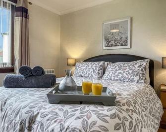 1 bedroom accommodation in Ballachulish, near Fort William - Ballachulish - Bedroom