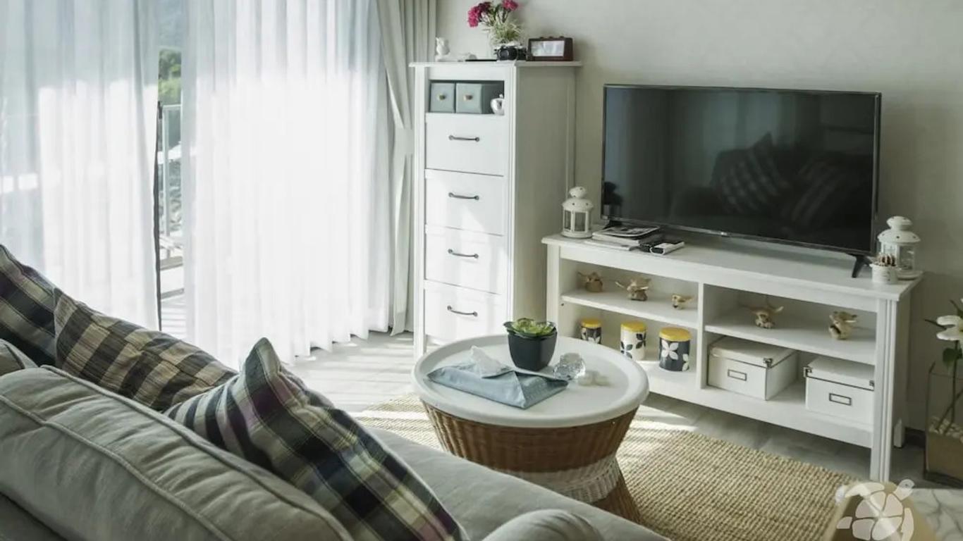 The Title Residencies Naiyang By Trips Phuket