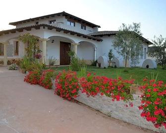 I Giganti - Riola Sardo - Outdoor view