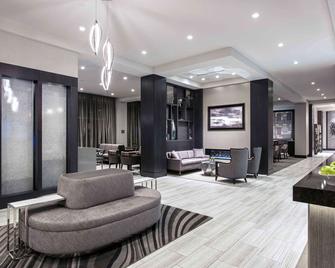 Homewood Suites by Hilton Boston Logan Airport Chelsea - Челсі - Лоббі
