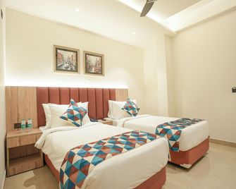 Kaashvi Residency - Managed by Atithi House - Greater Noida - Schlafzimmer