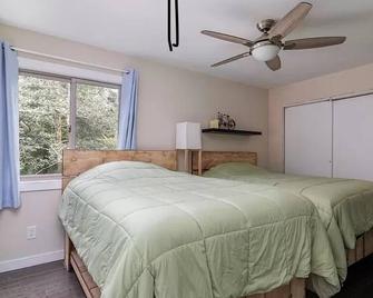 Modern gem nestled in the Pines Community. - Fire Island Pines