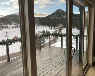 Exceptional Contemporary Mtn. Home near Red Rocks & Denver with Gourmet Kitchen - Morrison - Balcony