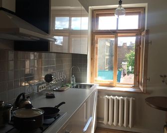 Sunrise apartment in the quiet centre - Riga - Cocina