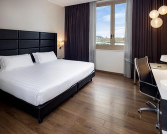 Holiday Inn Genoa City By IHG - Genua - Sovrum