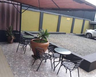 The Posh Inn Kericho - Kericho - Patio