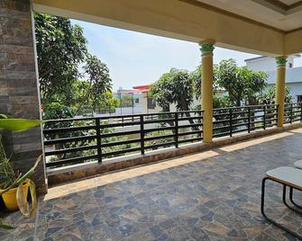 Bora's Homestay - Haldwani - Balcony