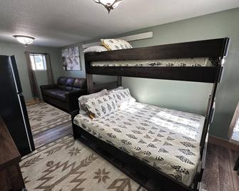 Room 10- Caribou Crossing Motel Newly Renovated - Walden