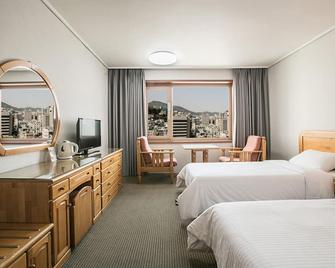 Busan Tourist Hotel - Busan - Slaapkamer