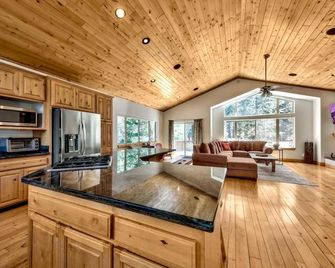 Alpine Family Adventure - Pets Bbq Games - Lake Tahoe South - Salon