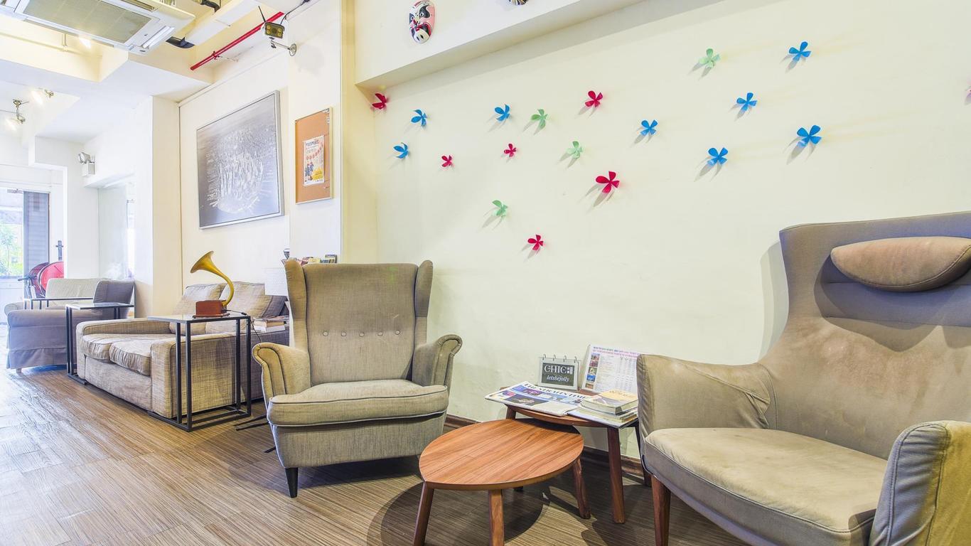 Chic Capsule Otel