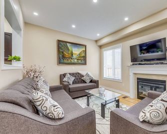 Avid vacation palace in Castlemore , Brampton - Brampton