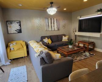 Luxury Boutique Style 1 Bdrm Condo in Downtown Location - DeKalb - Living room