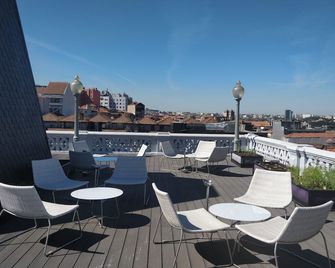 Grande Hotel Do Porto - Porto - Balcony
