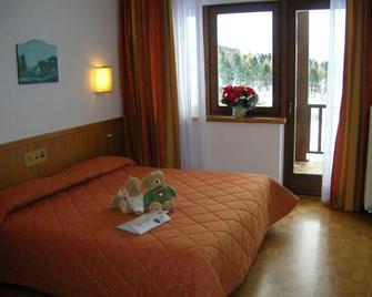 Hotel Arcobaleno - Fai della paganella - Schlafzimmer