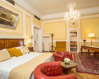 Hotel Bristol Palace - ג'נואה - חדר שינה