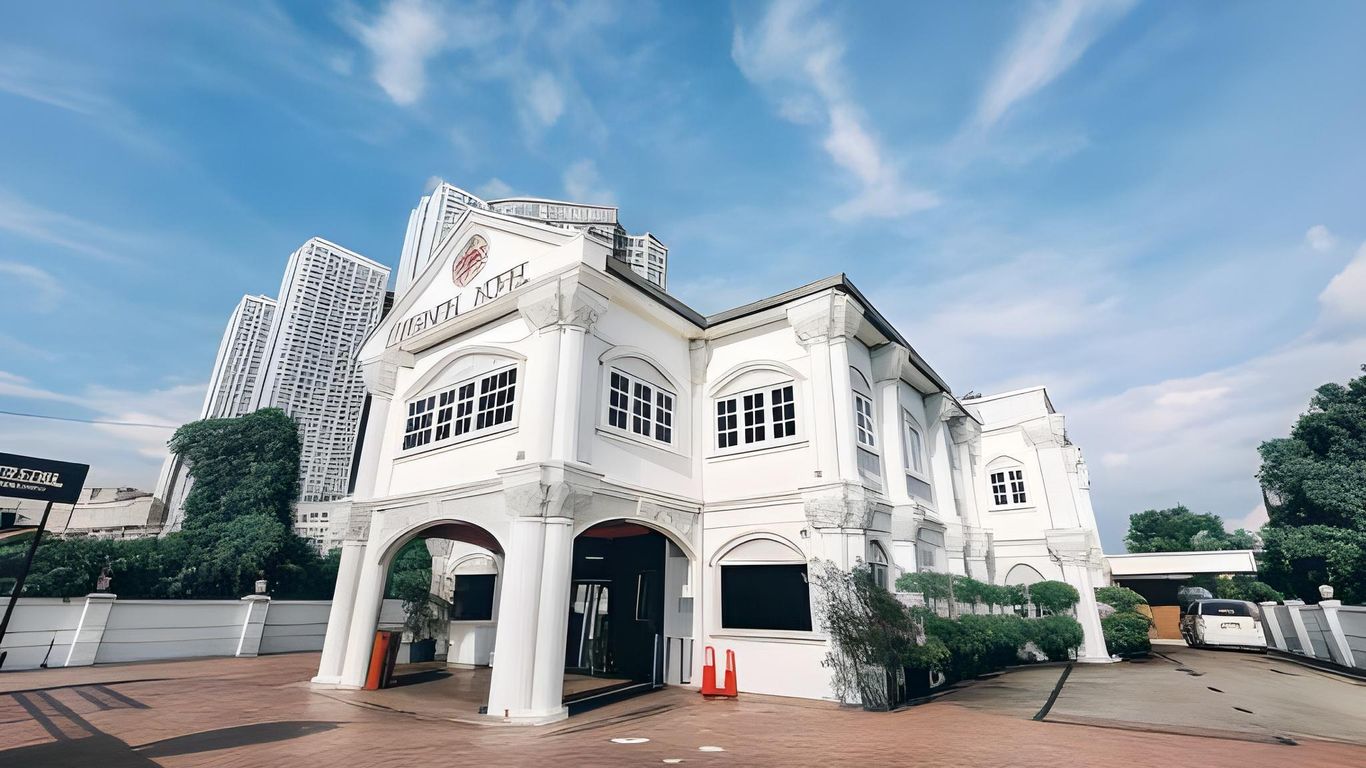 Seriental Hotel I check in 3pm-11pm only