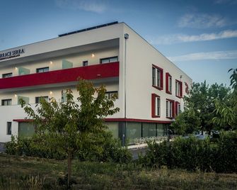 Terrace Serra Hotel - Covilhã - Building