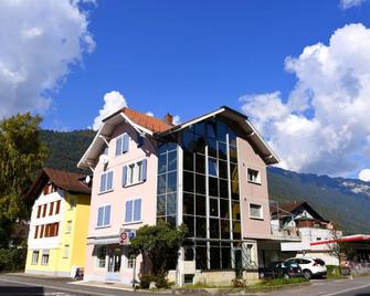City Center Holiday Apartment - Interlaken - Budova