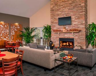 TownePlace Suites by Marriott Clinton at Joint Base Andrews - Clinton - Вітальня