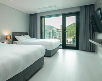 Miami Jeongseon Hotel - Gohan-eup - Camera da letto