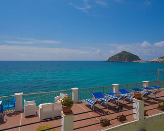 Hotel Regina del Mare - Ischia - Balcony