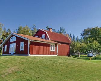 Beautiful home in Orrefors with lake view - Orrefors - Edificio