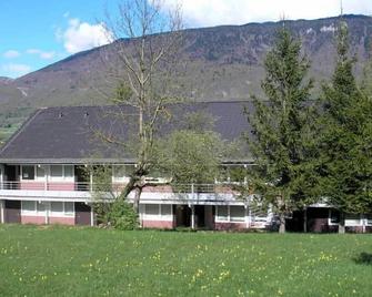 Hôtel Pierre Blanche - Châtillon-en-Michaille - Building