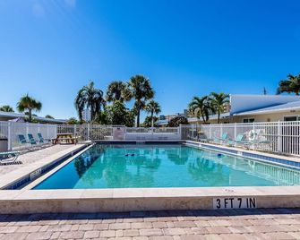 Jamaica Royale Beach Happiness - Siesta Key - Pool