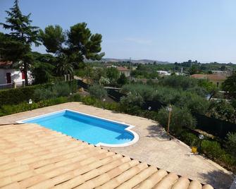 Beautiful Sicilian Villa With Private Pool & Aircon - Racalmuto - Piscina