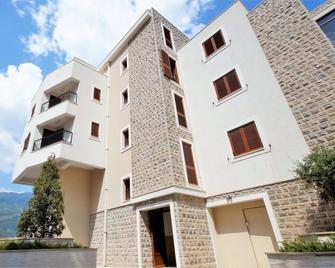 Apartment Ipek - Budva - Building