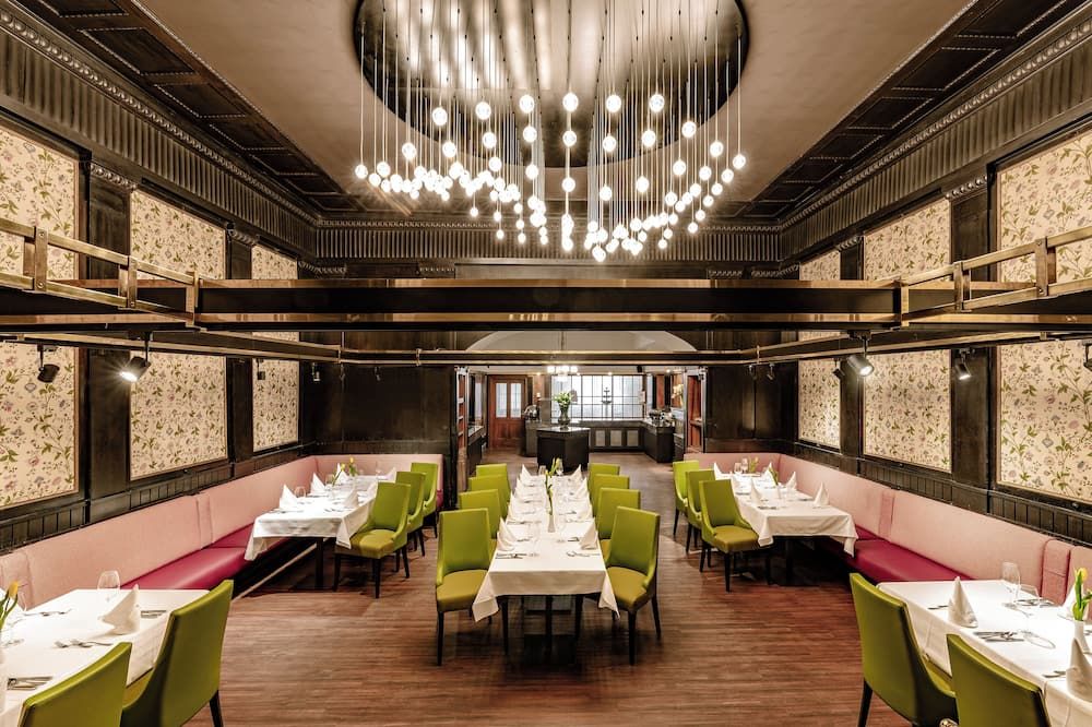 فندق إيرتسرسوغ راينر