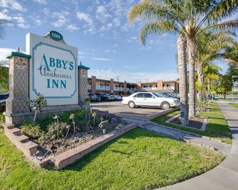 Abby's Anaheimer Inn - Anaheim - Building