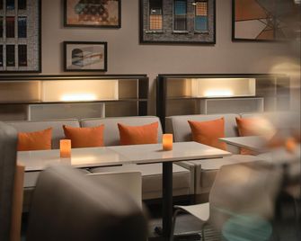 Hyatt House Schenectady/Mohawk Harbor - Schenectady - Bar