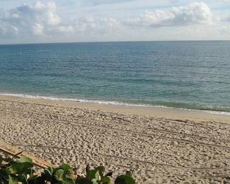 Le Cabanon Motel - פומפאנו ביץ' - חוף